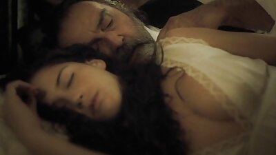 Струнка фільми для дорослих секс брюнетка Олівія Олов катається вдома на правильному члені