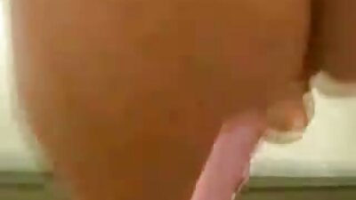 Брюнетка з крихітними сиськами Емма Браун трахається зі своїм чоловіком гарні порно фільми