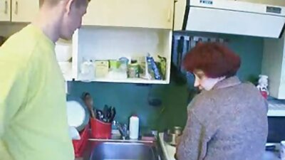 Жорсткий член робить якийсь дивний бізнес повнометражні порно фільми на цій блудниці з сексуальною дупою