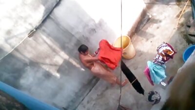 Красиві дівчата дують йому разом, коли він сидить на троні порно фільми російською